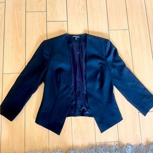 Express Cropped Blazer in Black